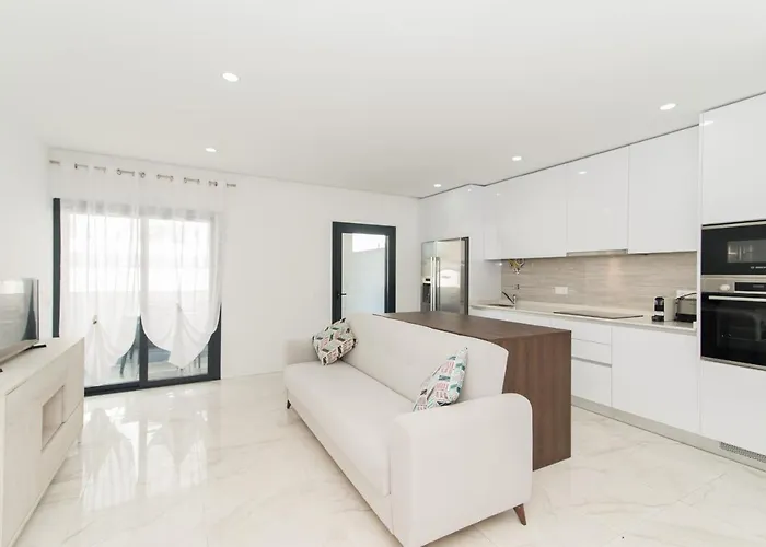 With Pool Terrace 800m To Ferry Apartament *