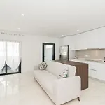 With Pool Terrace 800m To Ferry Appartement *