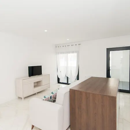 800m From The Boat To Cabanas, With Pool, Terrace, Wifi And Aircon *