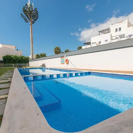 With Pool Terrace 800m To Ferry Apartament *